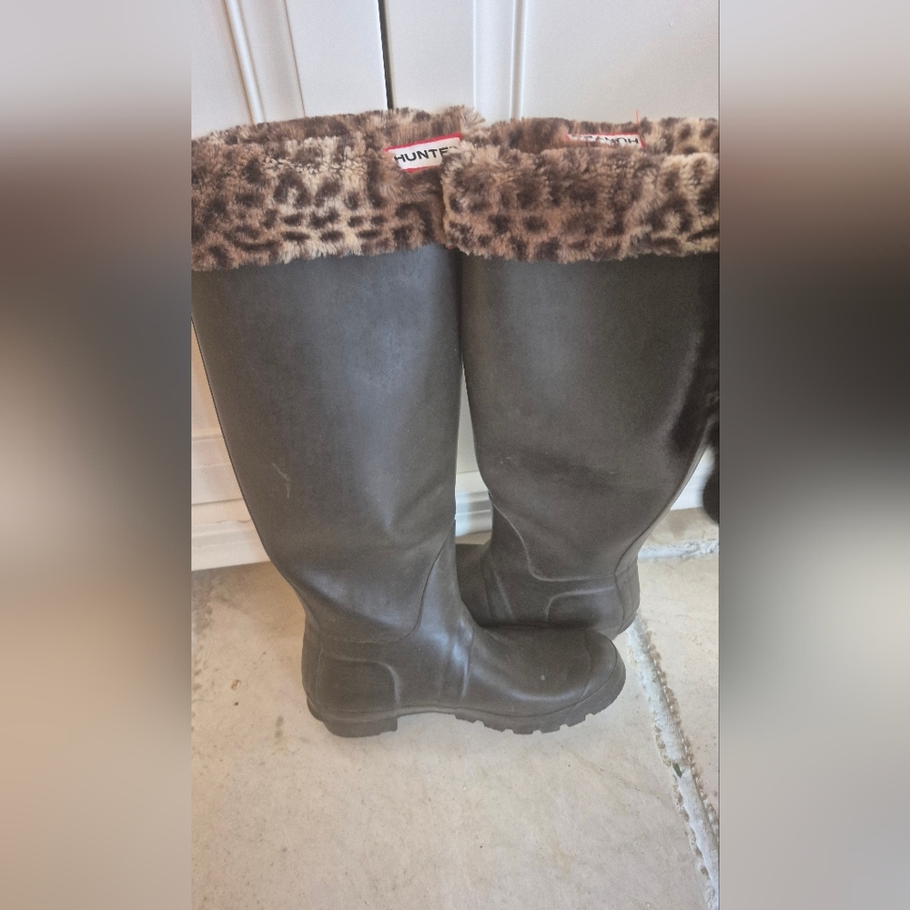 Hunter Black Winter Boots with Leopard Trim